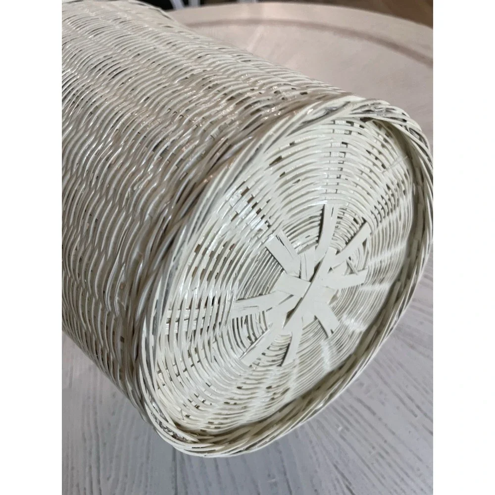 Vtg White Wicker Wastebasket Round Woven‎ Trash Garbage Can Planter Boho 1970s
